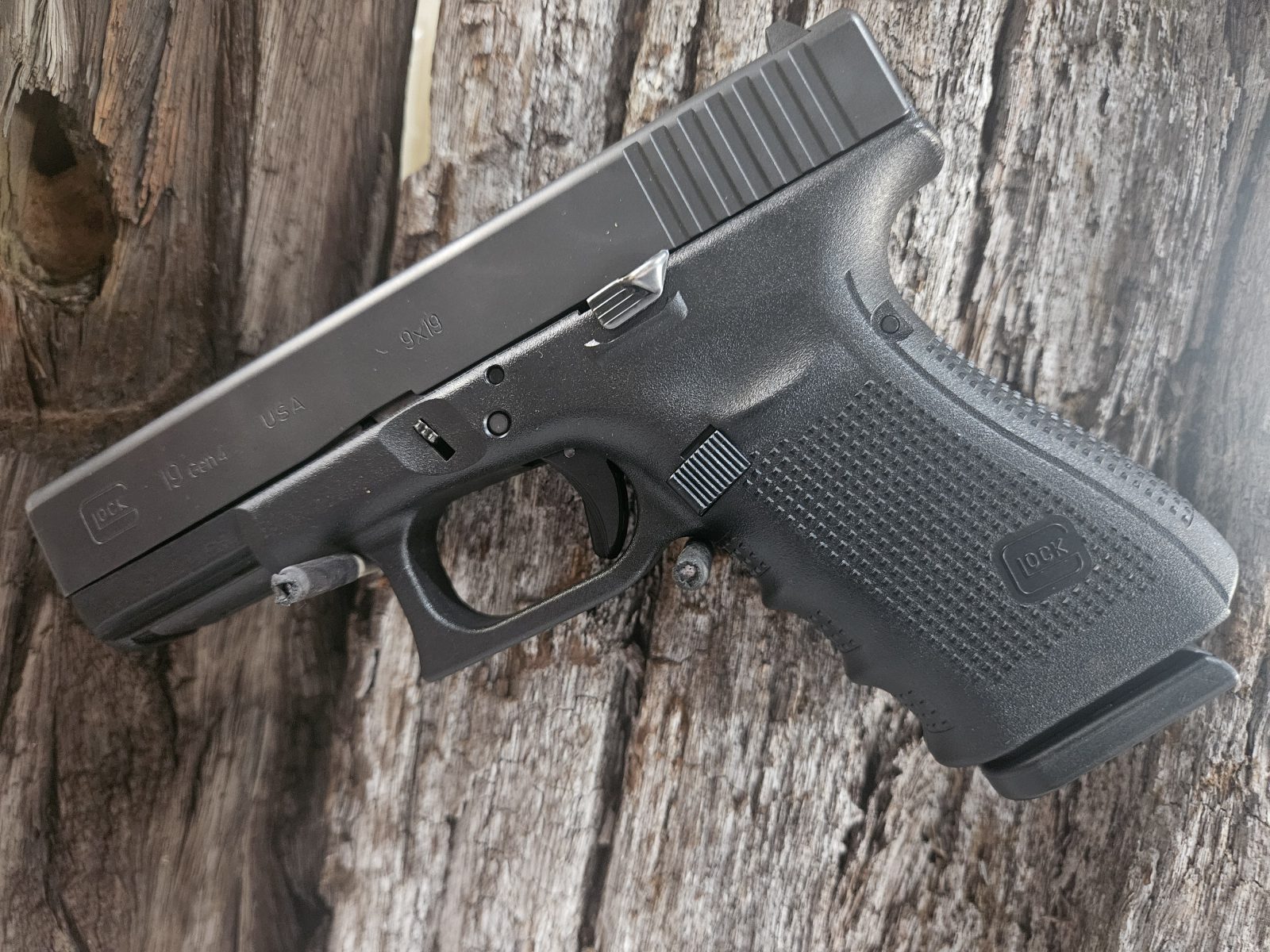 Used Glock 19 Gen 4 9mm Parabellum for sale at Ranyati Arms, Pretoria