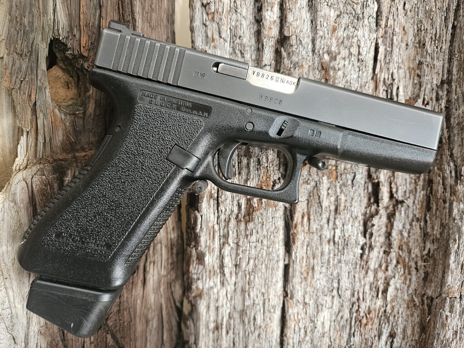 Photo 2 of Glock 22