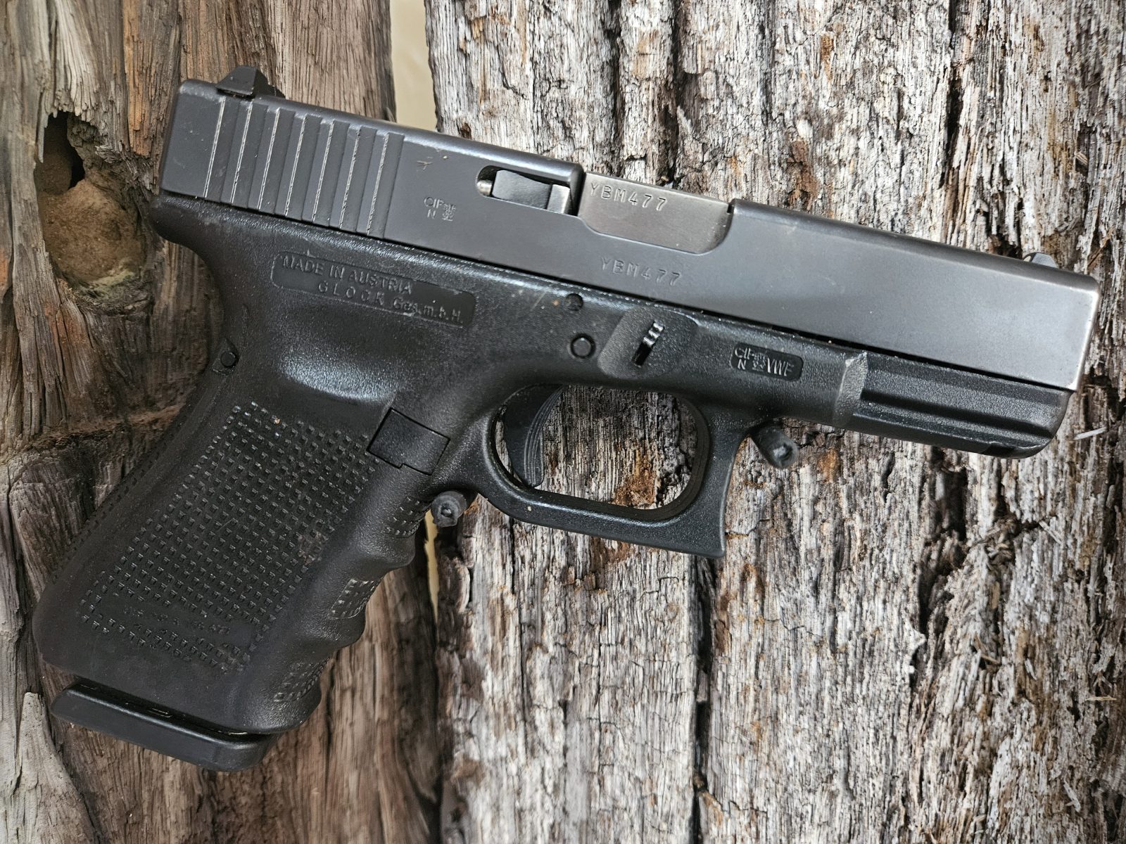 Photo 2 of Glock 19 Gen 4